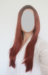 NAUJIENA! PERUKAs NR. 1046(1) (vario-bordo spalvos perukas, ilgis 70cm)